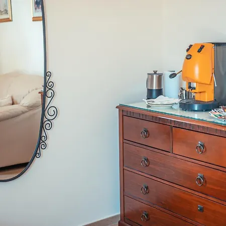 Elegant R&b Floridia Bed and breakfast *